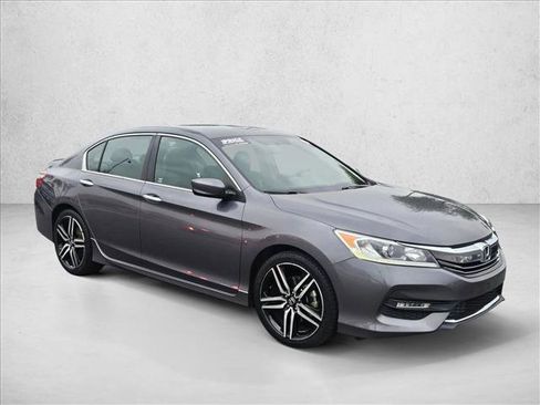 Used 2017 Honda Accord Sport image 3