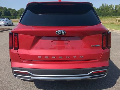 Used 2021 Kia Sorento EX FWD image 5