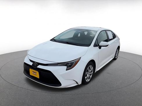 Used 2025 Toyota Corolla LE FWD image 7