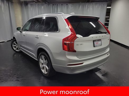 Used 2022 Volvo XC90 T5 Momentum AWD/4WD image 6