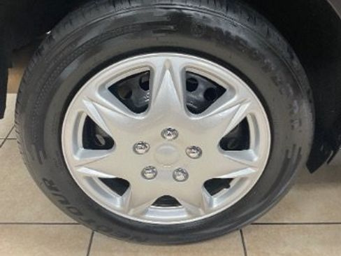 Used 2022 Nissan Kicks S FWD image 27
