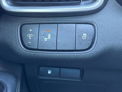 Used 2019 Kia Sorento LX image 27