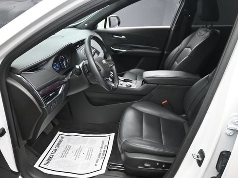 Used 2022 Cadillac XT4 Luxury w/ Cold Weather Package AWD/4WD image 16