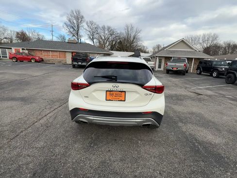 Used 2019 INFINITI QX30 Premium w/ Navigation Package image 7