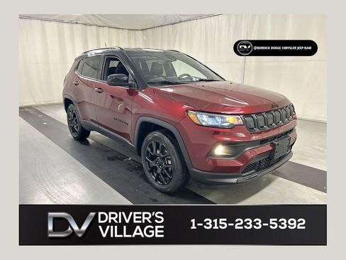 Used 2022 Jeep Compass Latitude w/ Convenience Group AWD/4WD image 1
