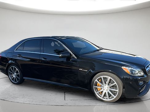 Used 2014 Mercedes-Benz E 63 AMG S-Model image 2