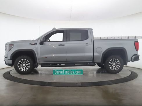 Used 2023 GMC Sierra 1500 AT4 w/ AT4 Preferred Package AWD/4WD image 9