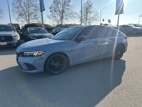 Used 2024 Honda Civic Sport image 4