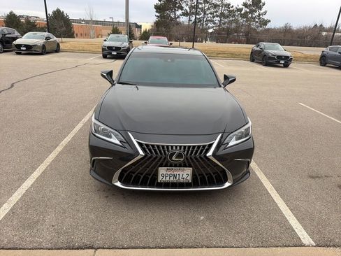 Used 2025 Lexus ES 300h 300h w/ Premium Package image 5