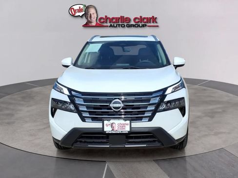 Used 2024 Nissan Rogue SV w/ SV Premium Package FWD image 8