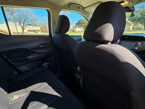 Used 2021 Nissan Kicks SV image 22