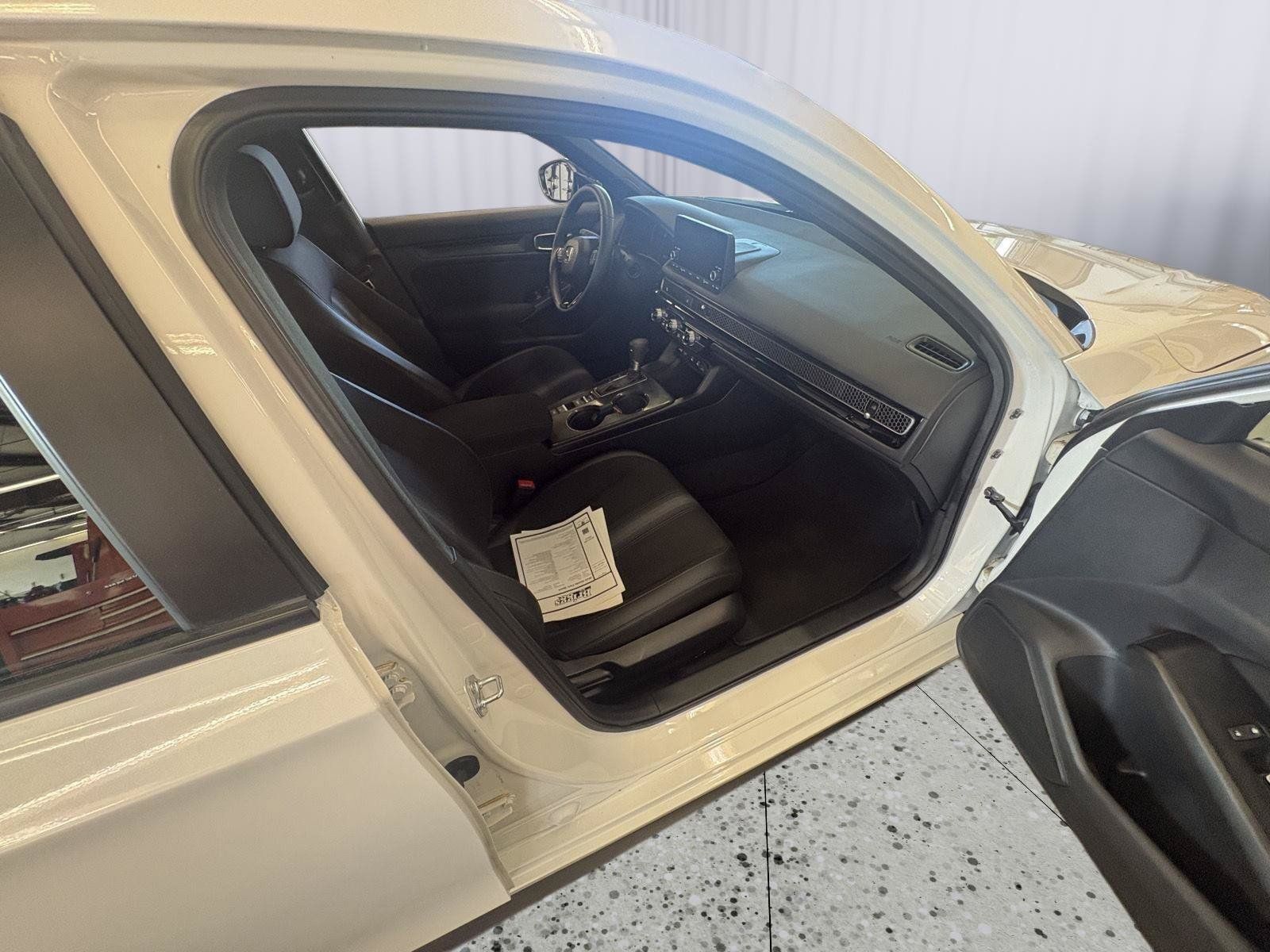 Used 2025 Honda Civic Sport image 16