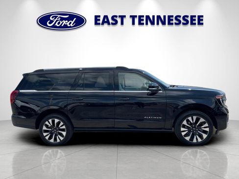 Used 2025 Ford Expedition Max Platinum w/ Driver's Package AWD/4WD image 2