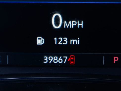 Used 2023 Chevrolet Traverse LT FWD image 24