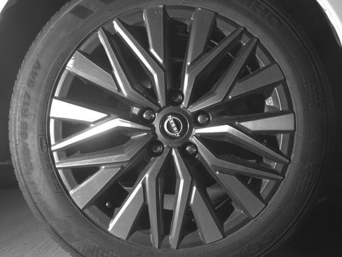 Used 2025 Nissan Altima 2.5 SV FWD image 15