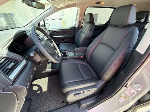 Used 2026 Honda Odyssey EX-L image 13
