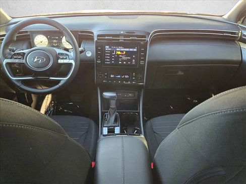 Used 2022 Hyundai Santa Cruz SEL Premium image 18