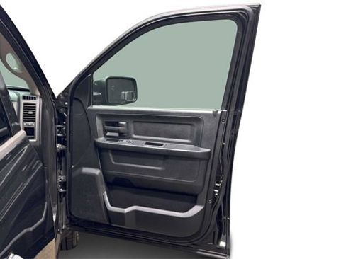 Used 2018 RAM 1500 Express image 9