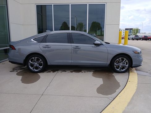 Used 2024 Honda Accord EX-L image 5