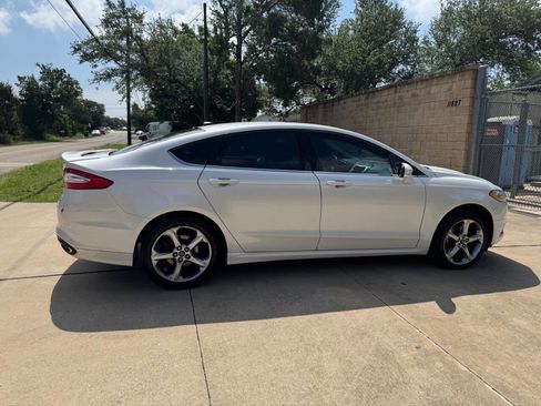 Used 2015 Ford Fusion SE FWD image 14