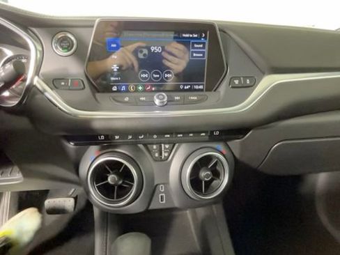 Used 2021 Chevrolet Blazer LT FWD image 33