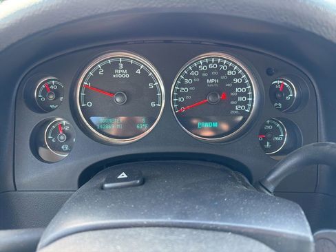 Used 2011 Chevrolet Tahoe LT w/ Luxury Package image 4