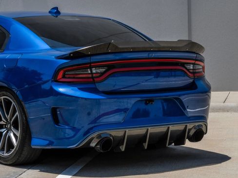 Used 2022 Dodge Charger R/T w/ Plus Group RWD image 16