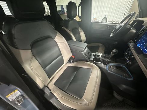Used 2024 Ford Bronco Wildtrak AWD/4WD image 32