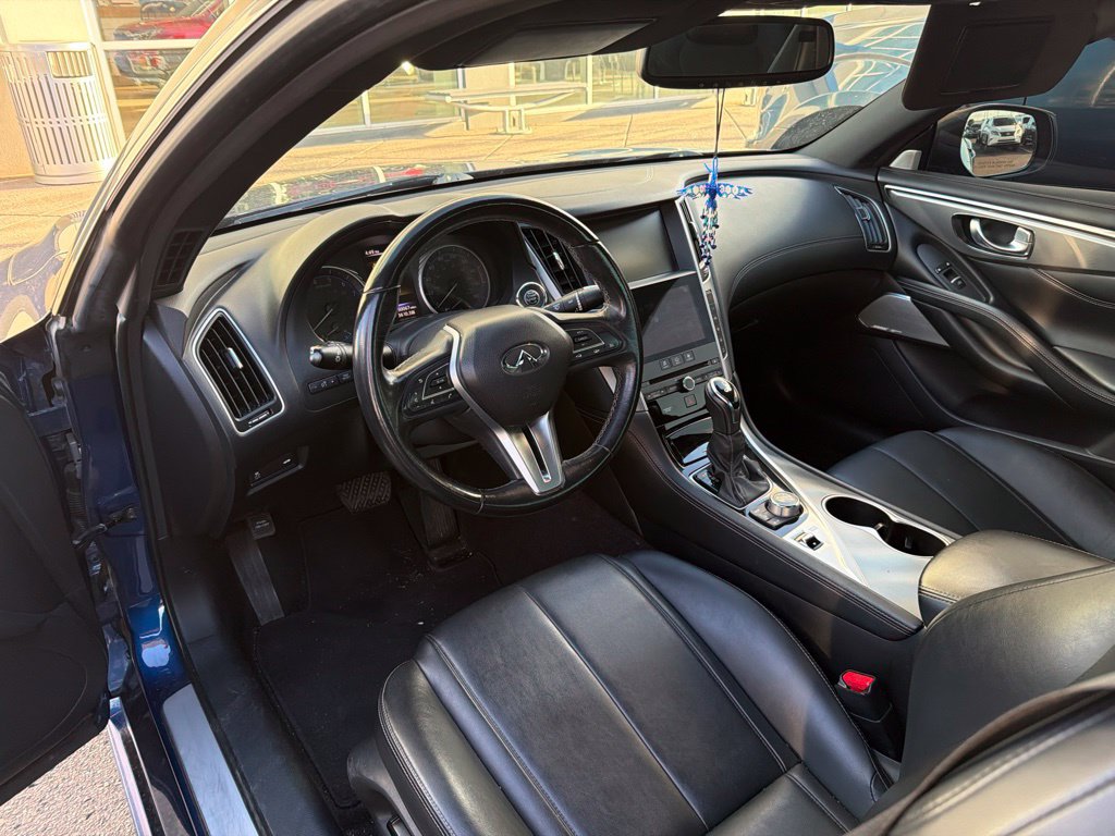 Used 2019 INFINITI Q60 3.0t Luxe w/ Cargo Package RWD image 7