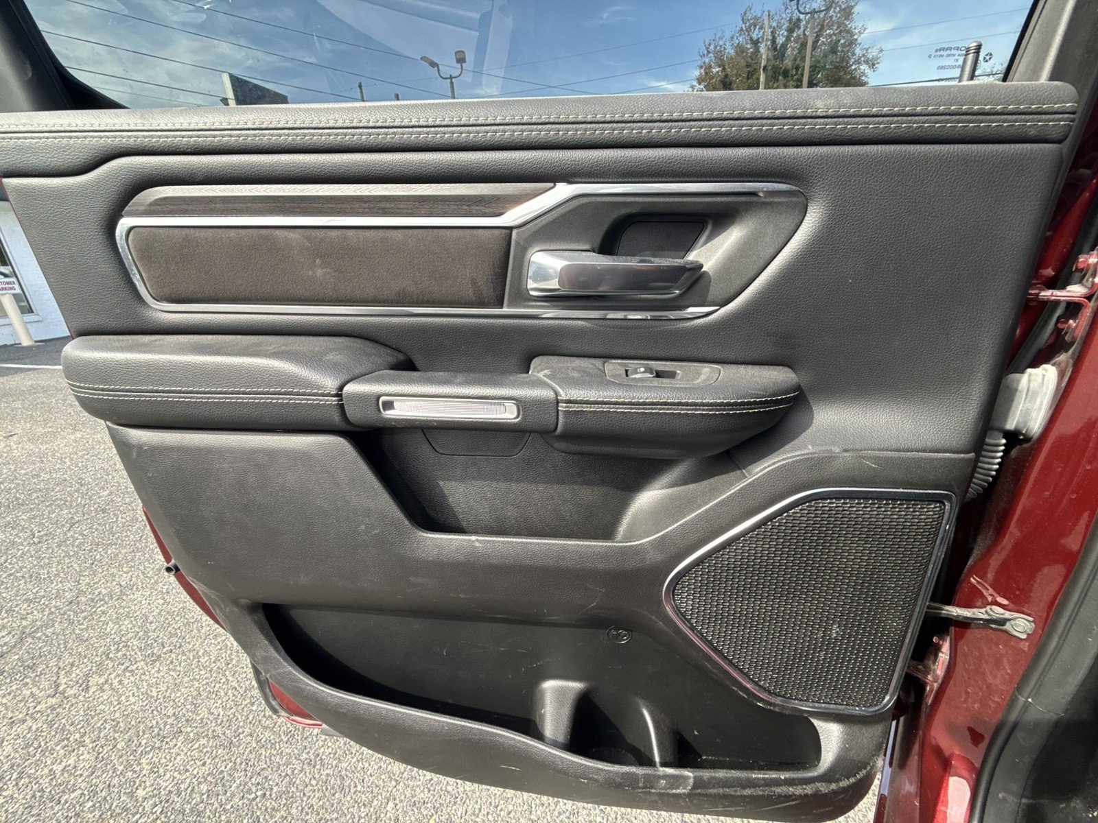 Used 2025 RAM 1500 Laramie AWD/4WD image 25