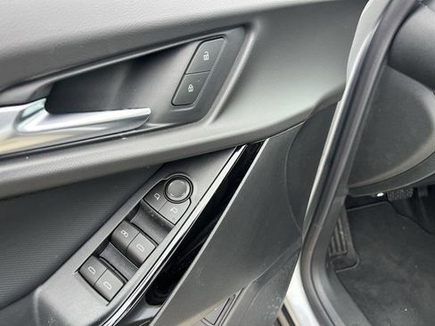 New 2026 Chevrolet Equinox LT w/ Convenience Package II image 24