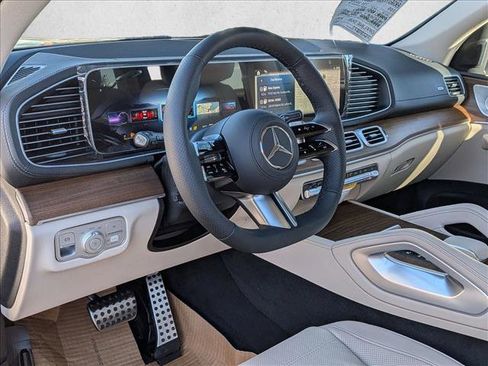New 2026 Mercedes-Benz GLS 450 4MATIC image 3