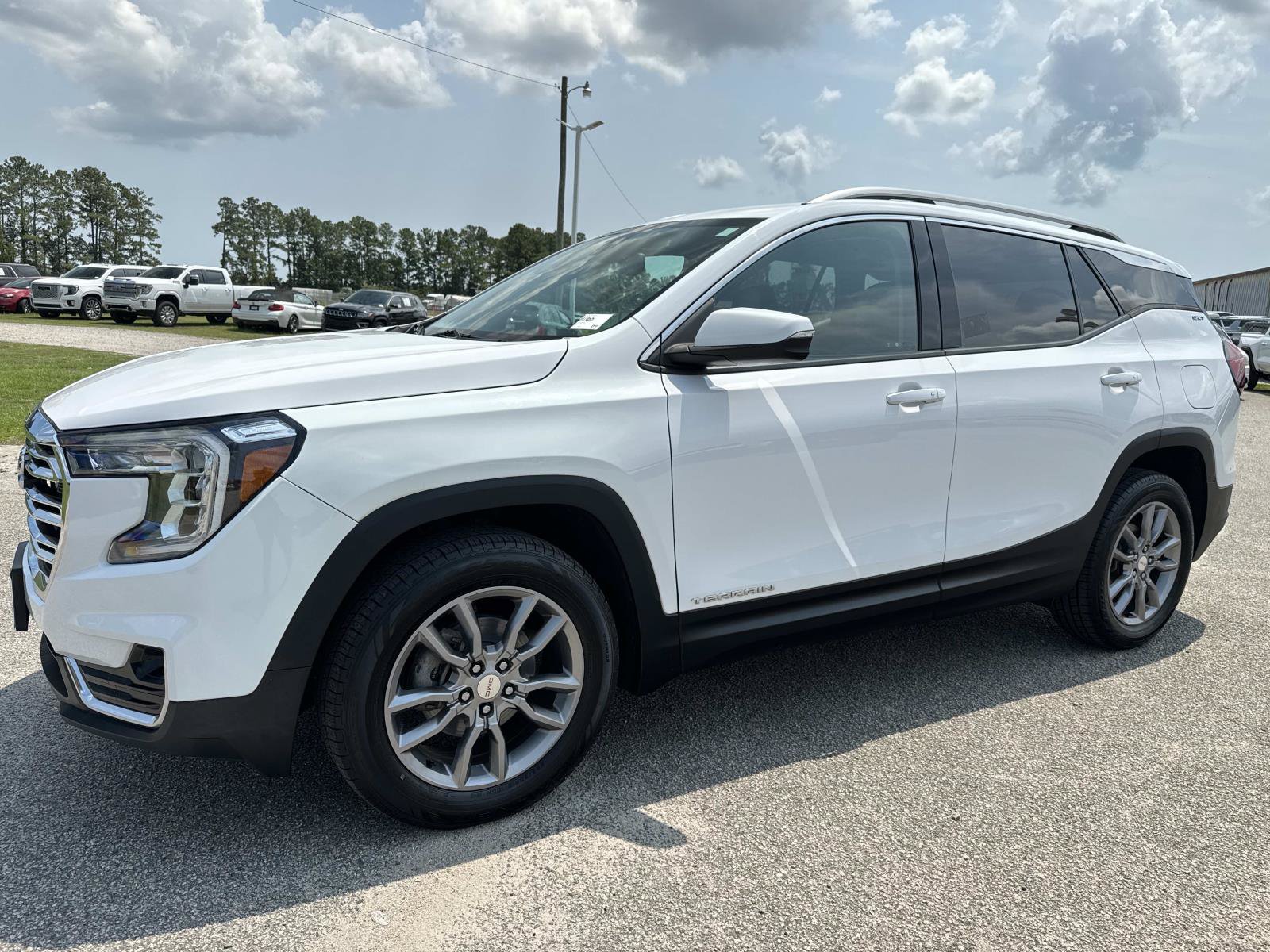 Used 2022 GMC Terrain SLT AWD/4WD image 8