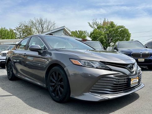 Used 2019 Toyota Camry LE image 6