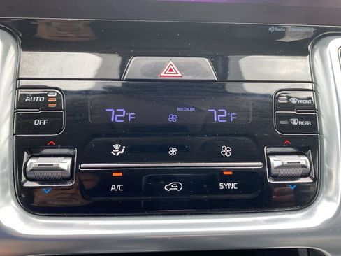 Certified 2022 Kia Sorento SX image 42