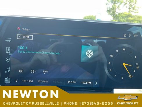 Used 2023 Chevrolet Silverado 1500 LT AWD/4WD image 10