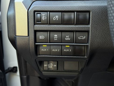 Used 2024 Toyota Tacoma TRD Sport w/ TRD Sport Premium Package image 18