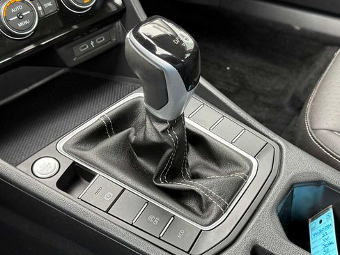 Certified 2023 Volkswagen Jetta SE FWD image 27
