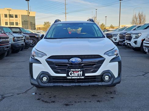 Used 2025 Subaru Outback Premium image 12