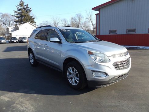 Used 2017 Chevrolet Equinox LT w/ Convenience Package FWD image 3