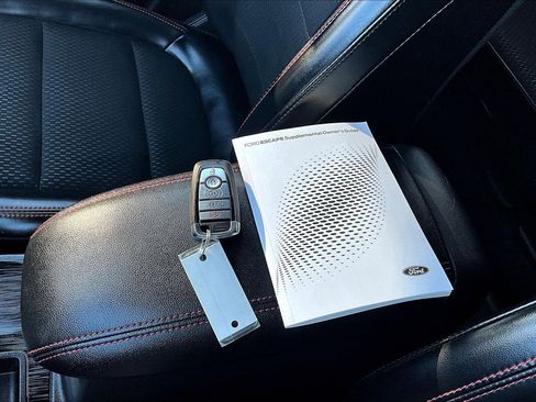 Used 2025 Ford Escape ST-Line Elite image 11