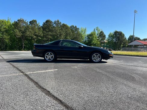 Used 2000 Chevrolet Camaro Z28 w/ SS Performance/Appearance Pkg RWD image 14