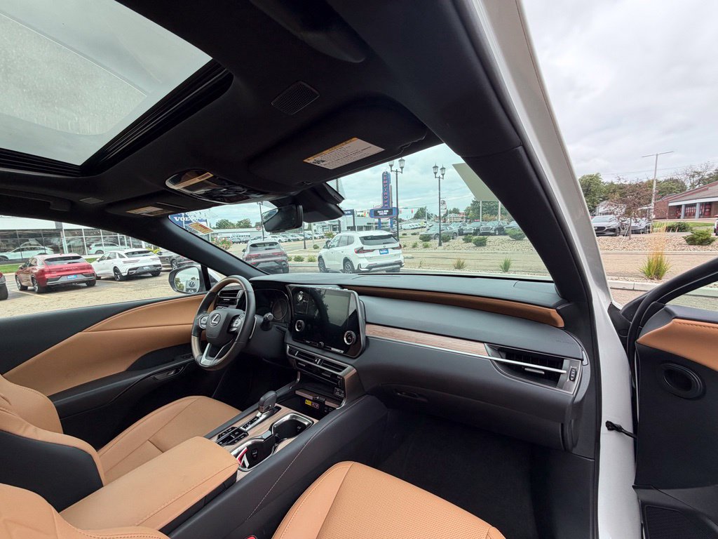 Used 2024 Lexus RX 350 Premium w/ Accessory Package (Z1) AWD/4WD image 10