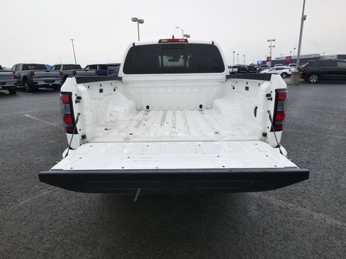 Used 2025 Nissan Frontier SV AWD/4WD image 10