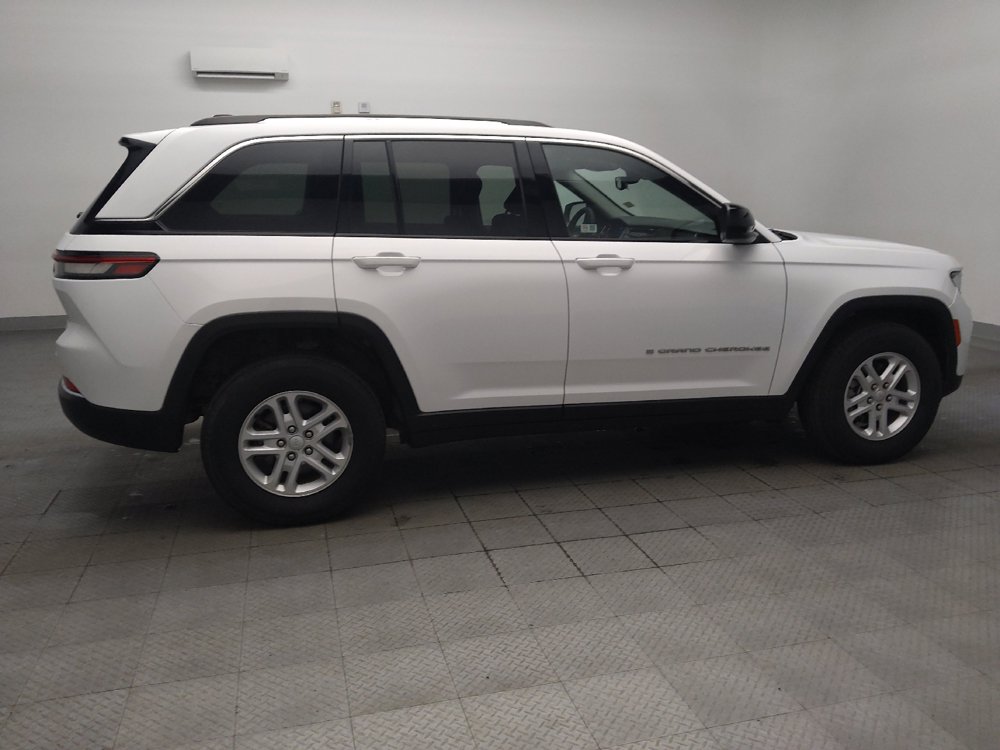 Used 2024 Jeep Grand Cherokee Laredo RWD image 10