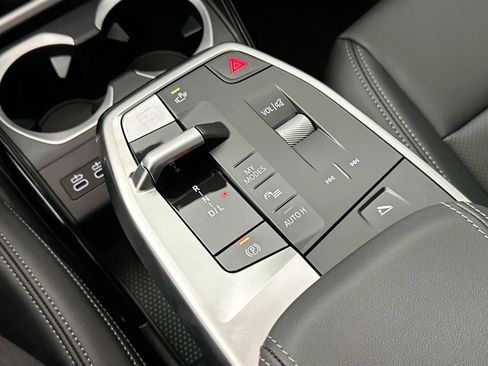 Certified 2025 BMW X1 xDrive28i w/ Premium Package image 9