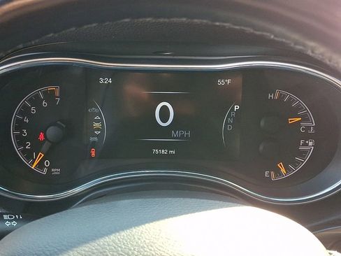 Used 2019 Jeep Grand Cherokee Limited image 27