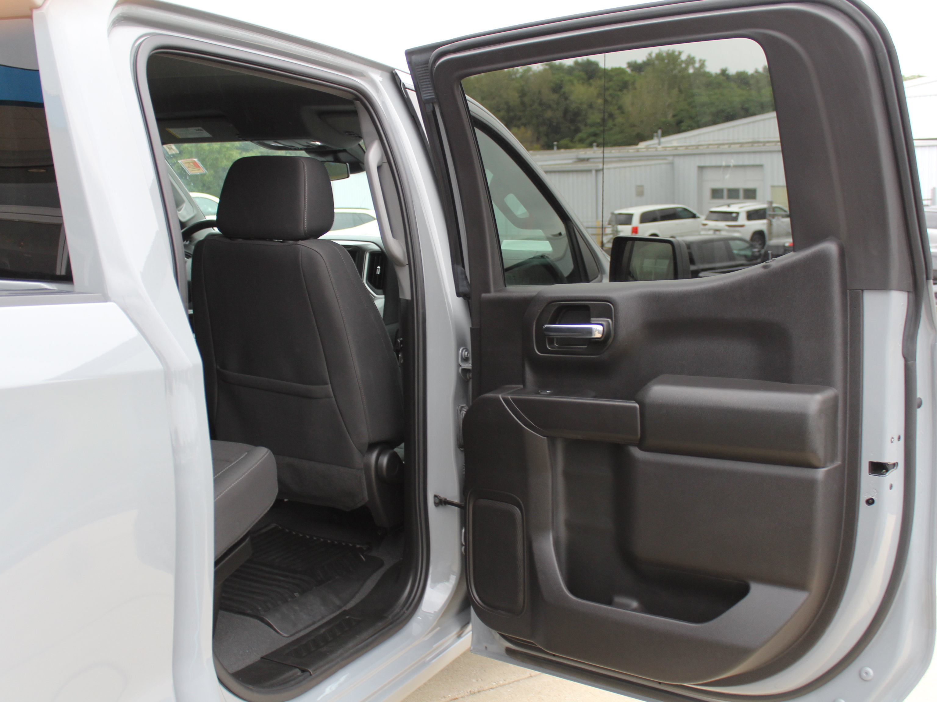 Certified 2024 Chevrolet Silverado 1500 Custom Trail Boss w/ LPO, Dark Essentials Package AWD/4WD image 25