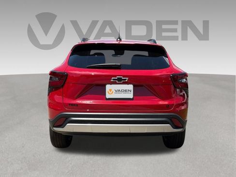 New 2026 Chevrolet Trax LT w/ Driver Confidence Package FWD image 20