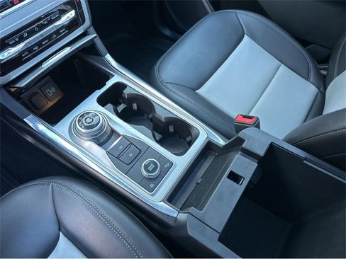 Certified 2022 Ford Explorer XLT w/ Equipment Group 202A image 35